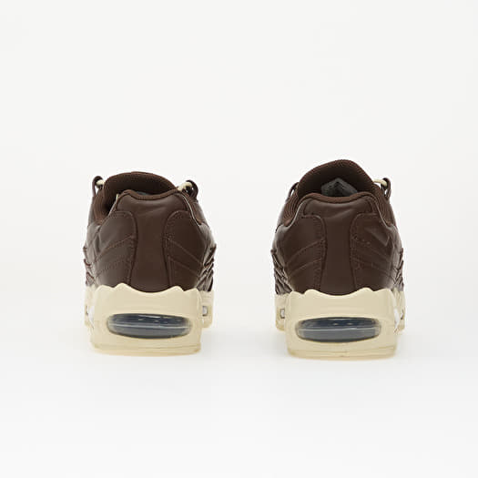 nike big sole sneakers