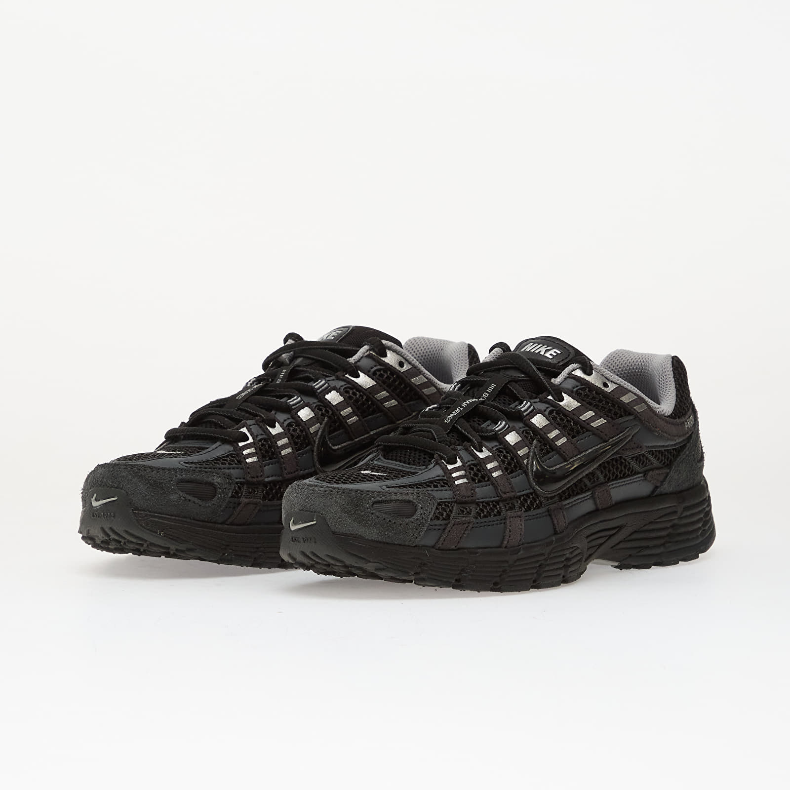 Skor för män Nike P-6000 Se Anthracite/ Black-Chrome-Metallic Silver