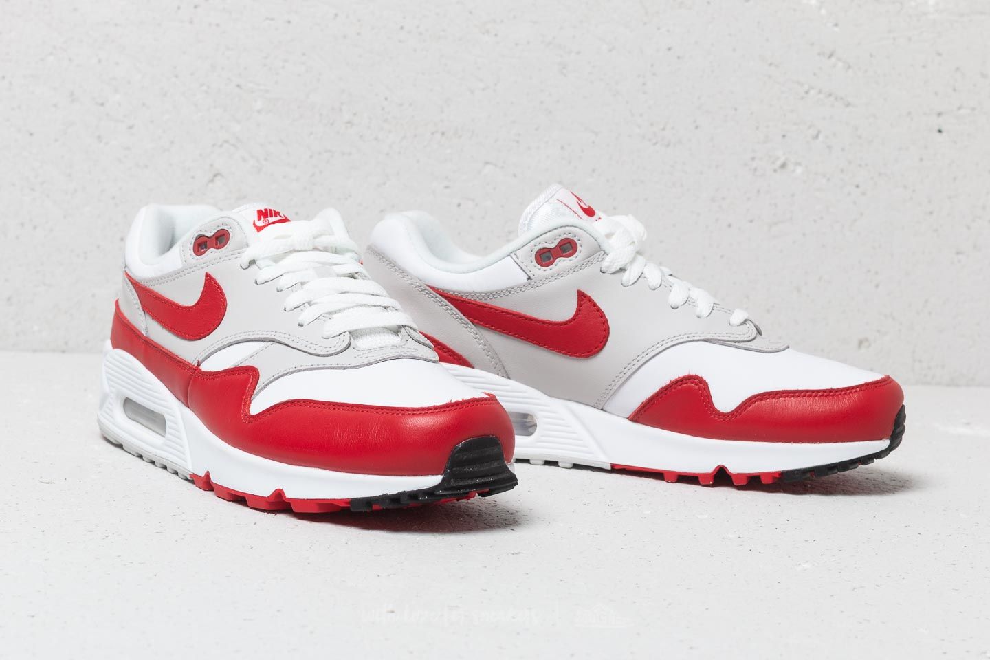 Moteriška avalynė Nike Air Max 90/1 W White/ University Red