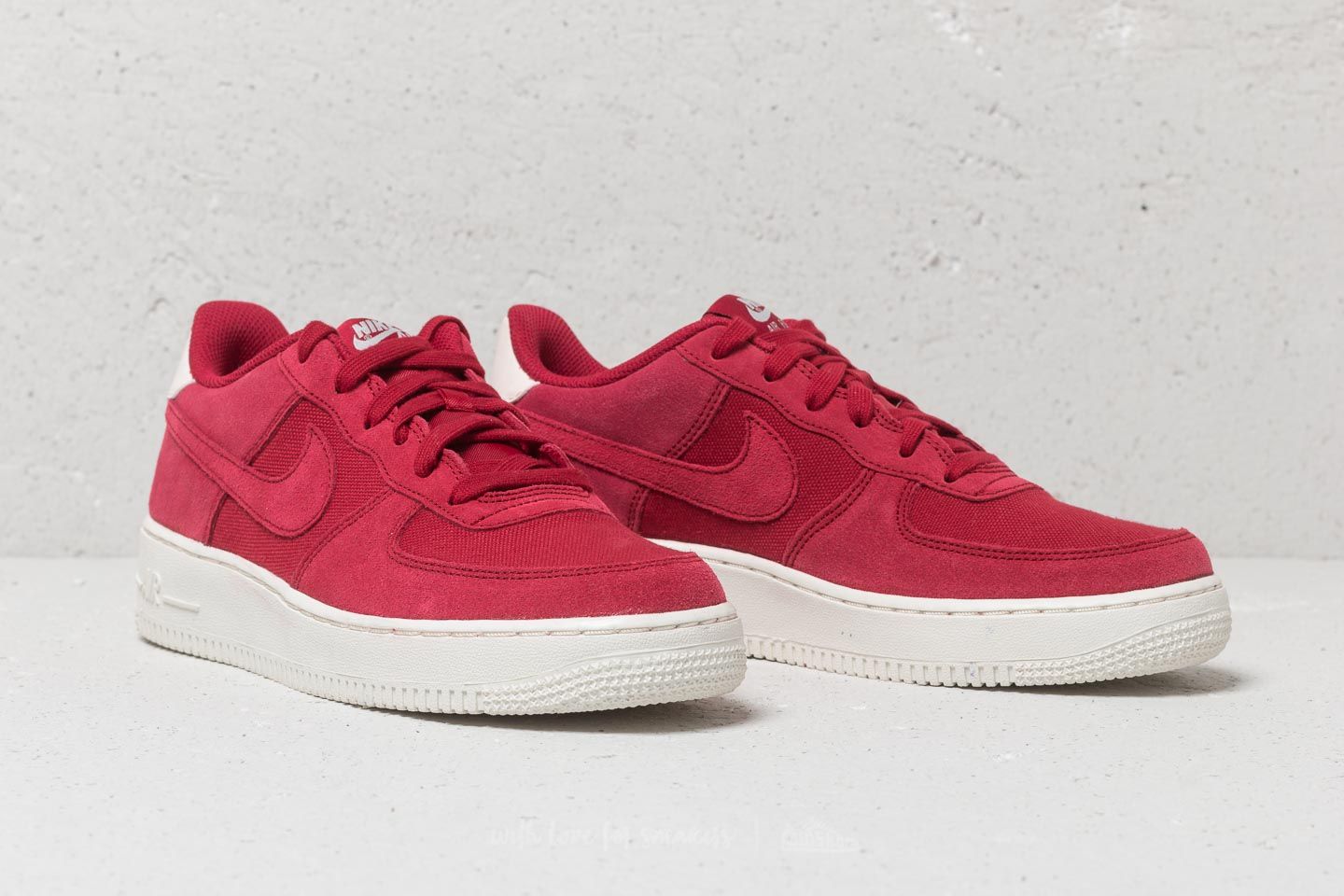 Nike air force 1 07 suede red shop