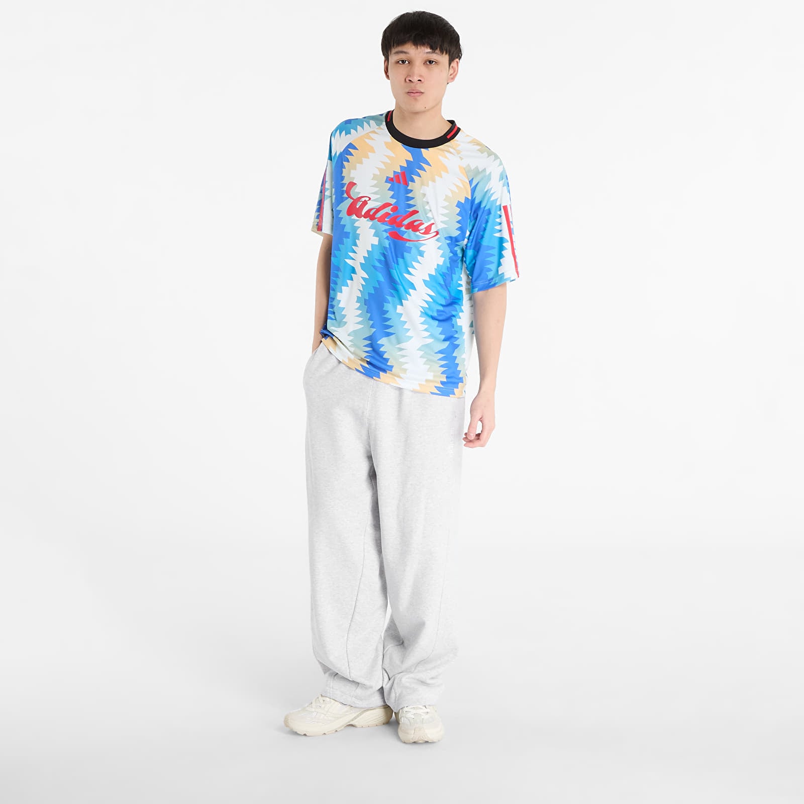 T-Shirts adidas M Tiro Cg Aw T Off White/ Seicta/ Rayblu/ Multco