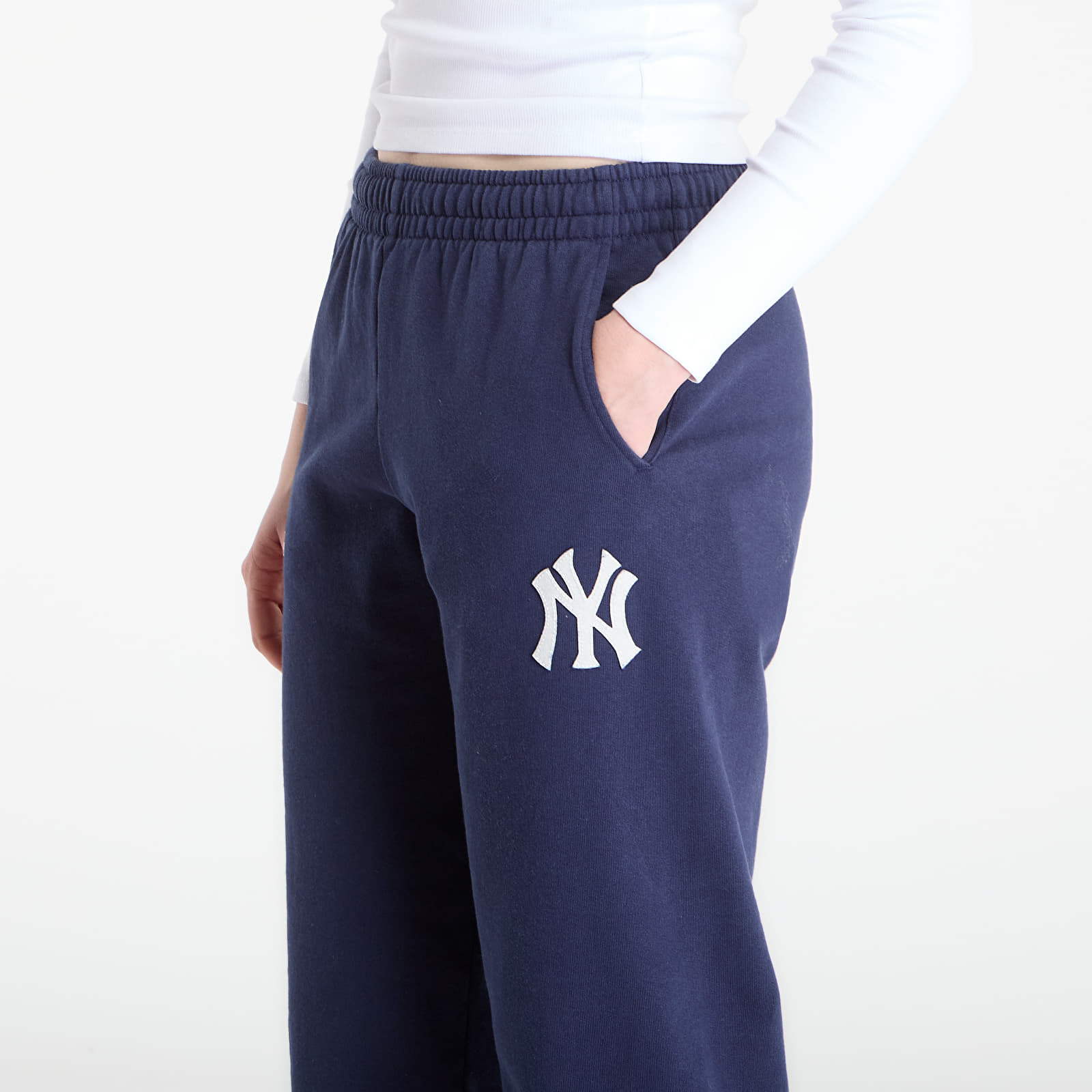 Joggingbyxor Sporty & Rich Heritage Yankees Serif Sweatpant UNISEX Dark Navy