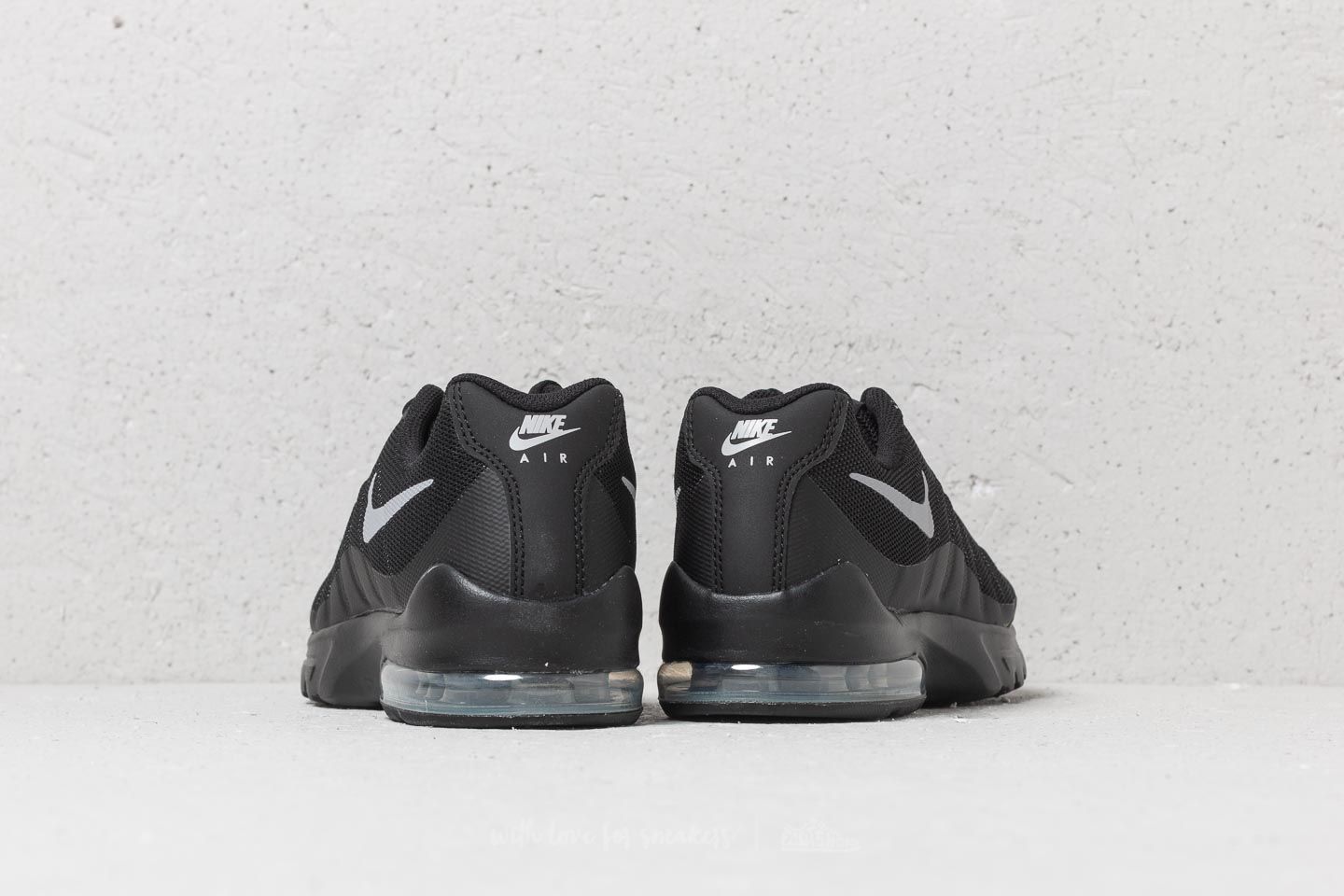 Zapatillas mujer Nike Air Max Invigor (GS) Black/ Wolf Grey
