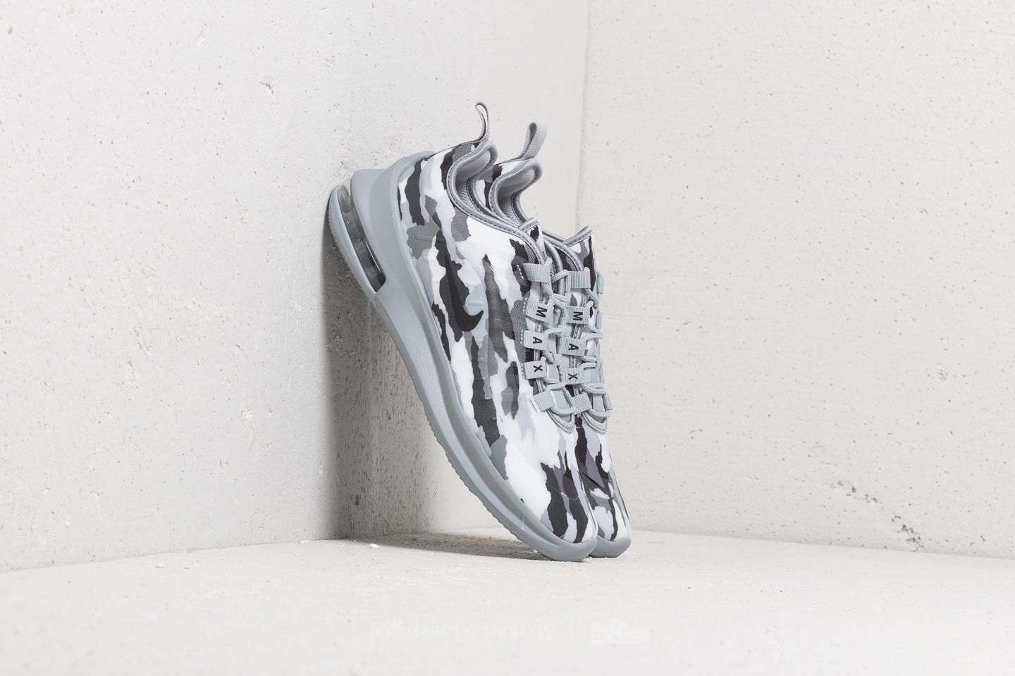 Nike air max axis print deals