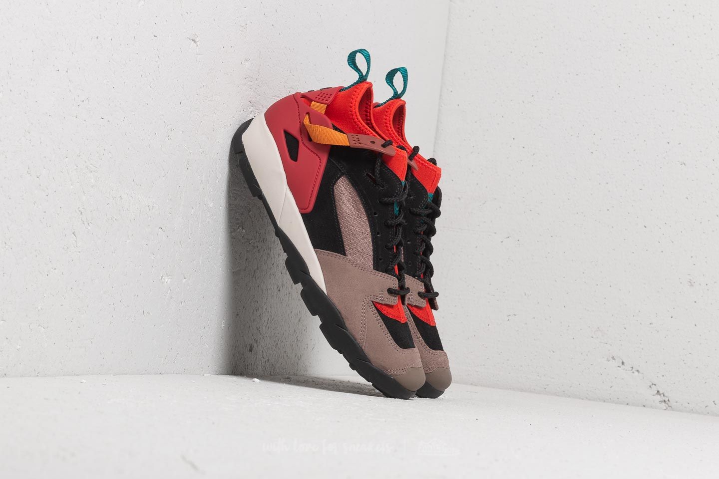 Nike air sales revaderchi gym red