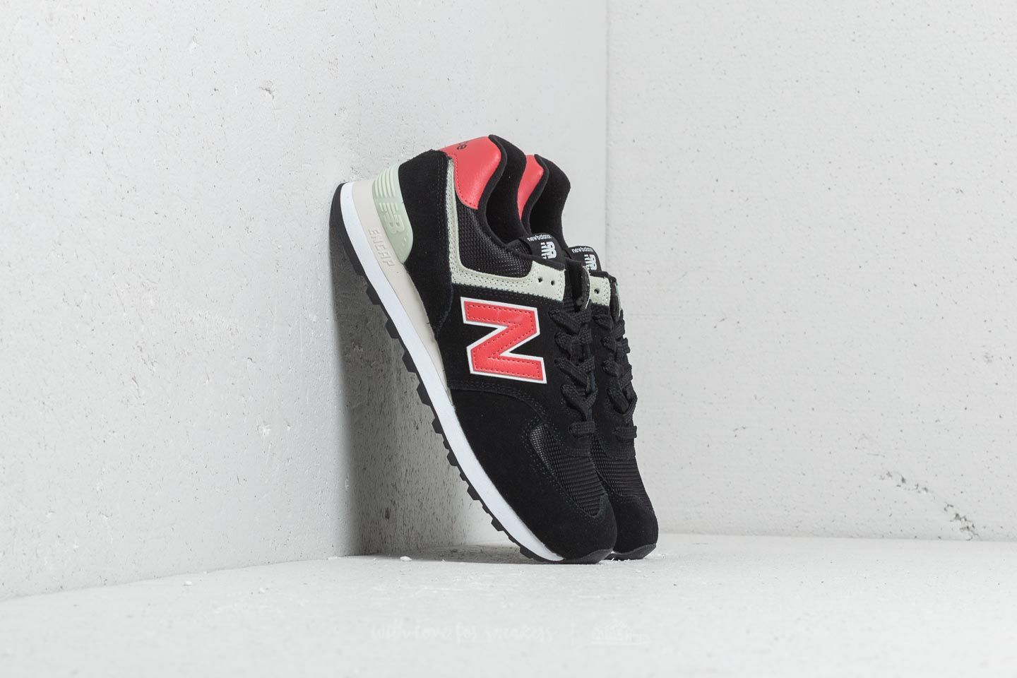 New balance 574 store black with pomelo