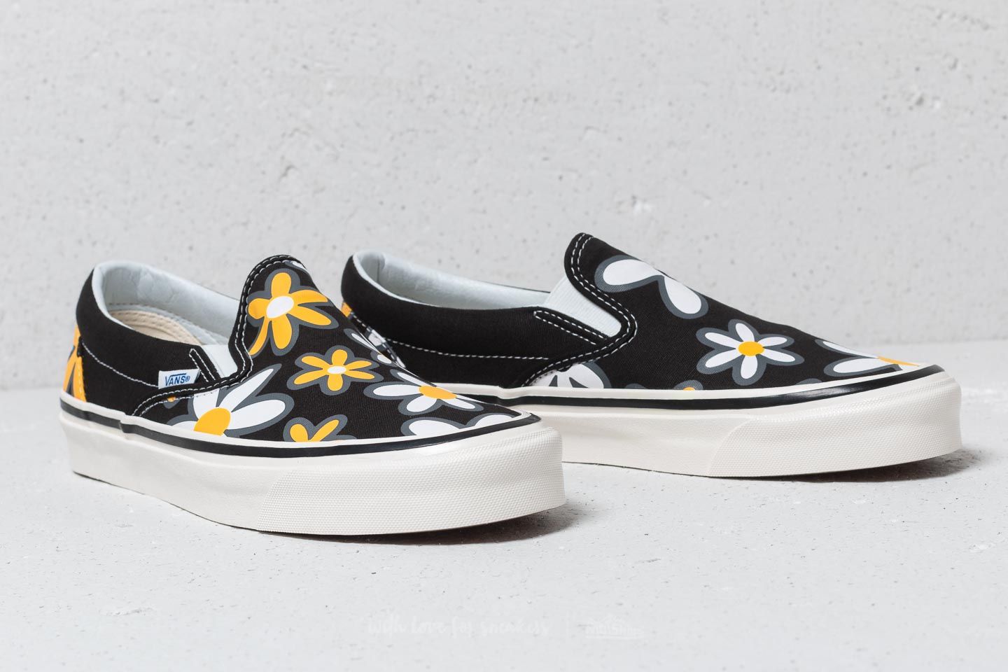 Vans anaheim factory outlet slip on