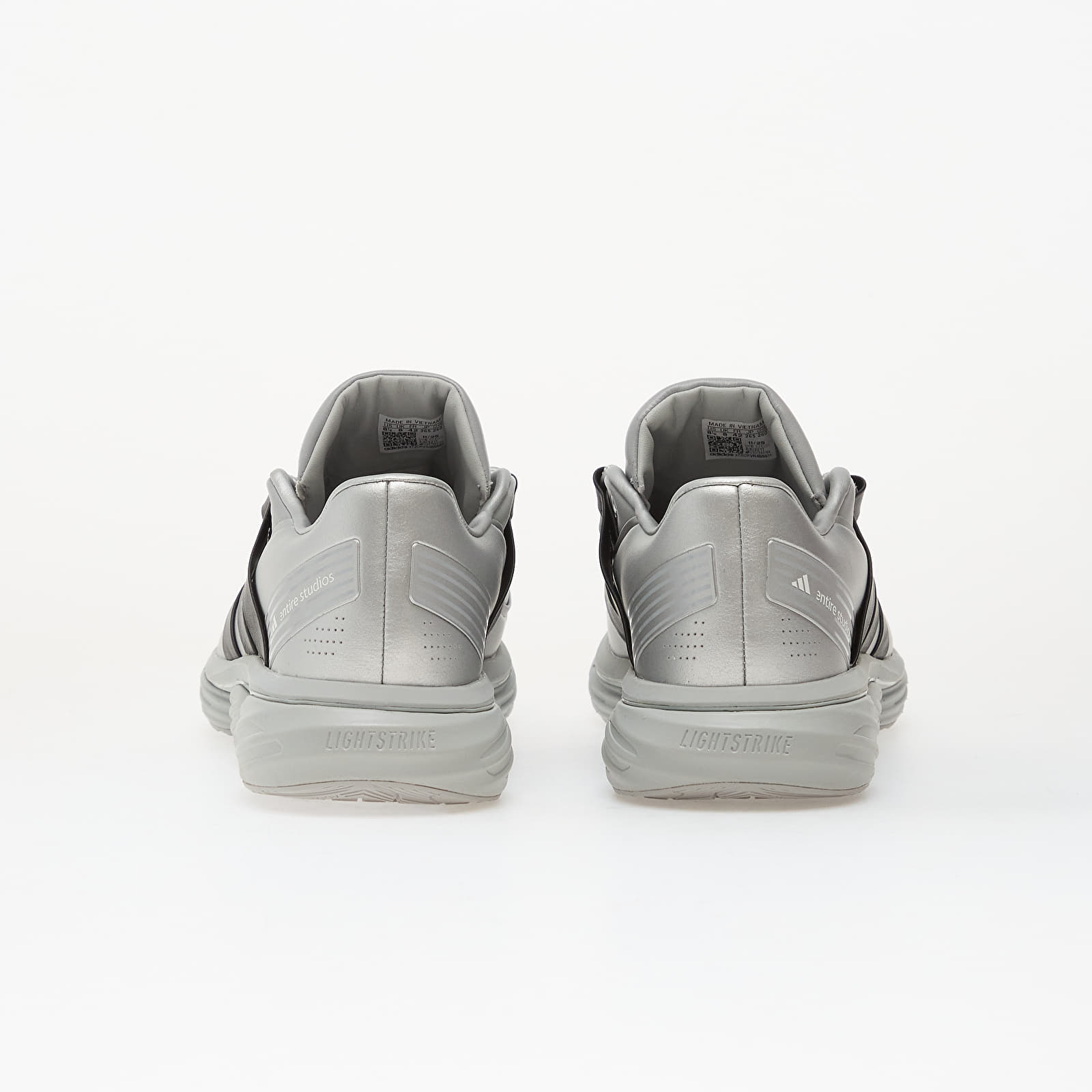 Chaussures et baskets homme adidas x Entire Studios Lightblaze POD Matte Silver/ Silver Met./ Core Black