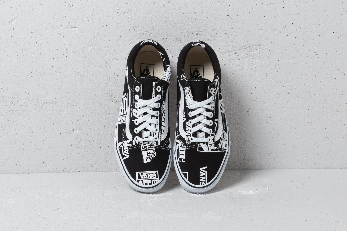 Logo best sale mix vans