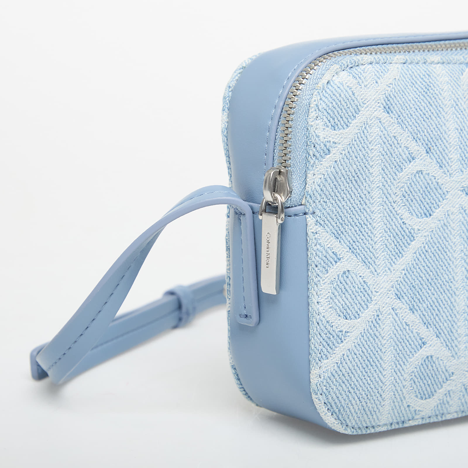 Torby przez ramię Calvin Klein Emblem Aop Denim Cam Blue