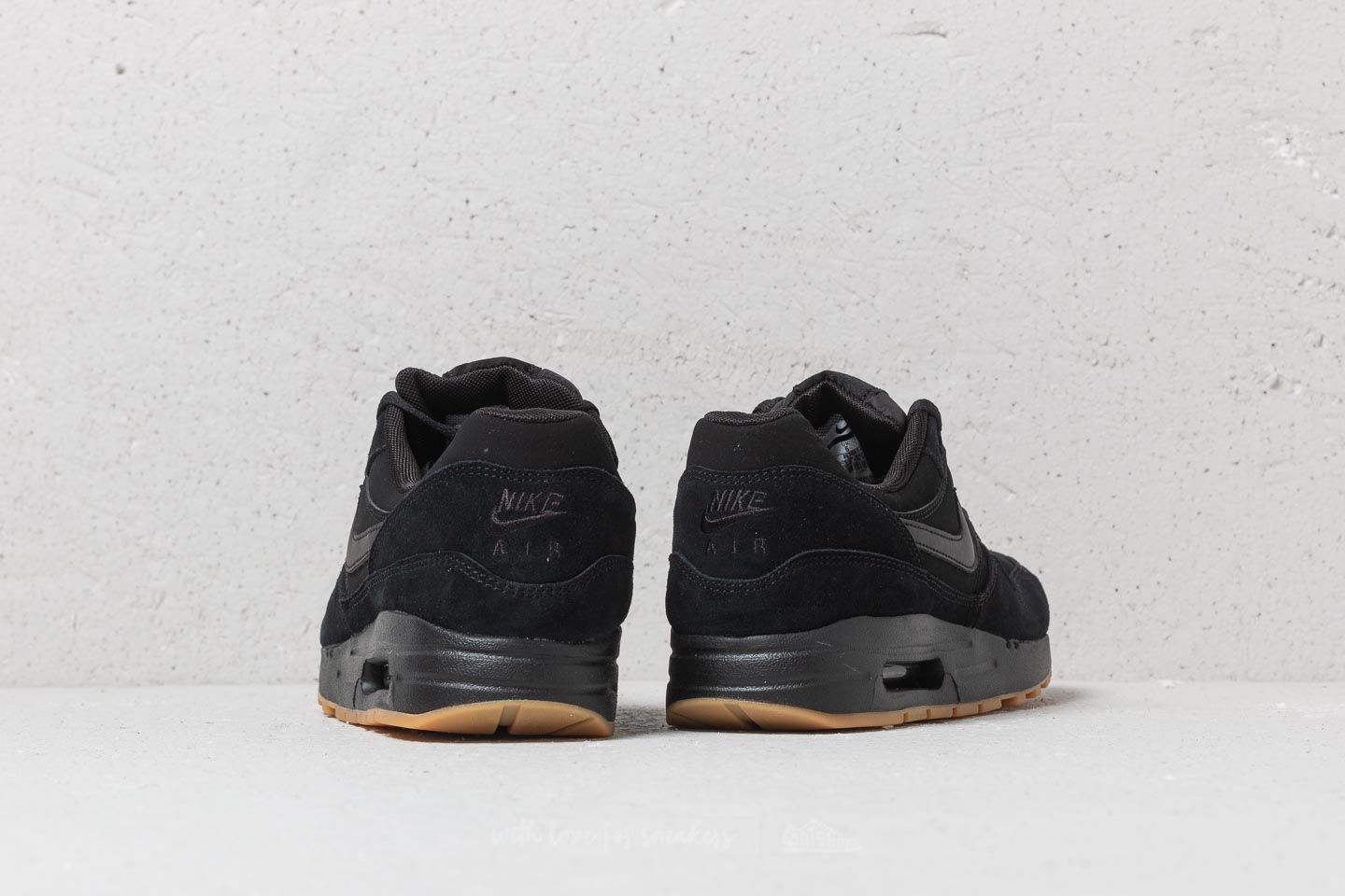 Air max 1 black gum on feet online