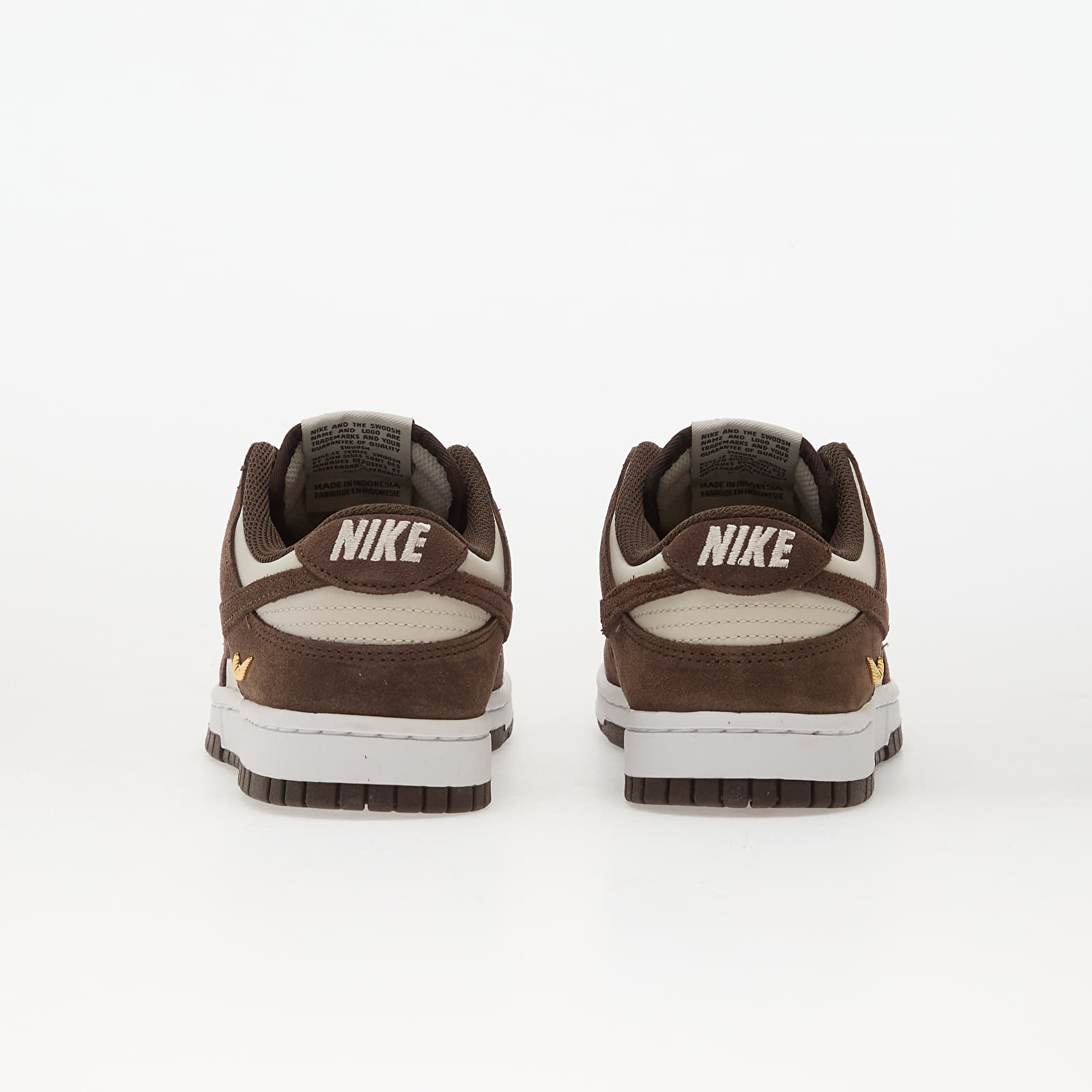 Dámske topánky a tenisky Nike W Dunk Low Lt Orewood Brn/ Baroque Brown-White-Mtlc Gold