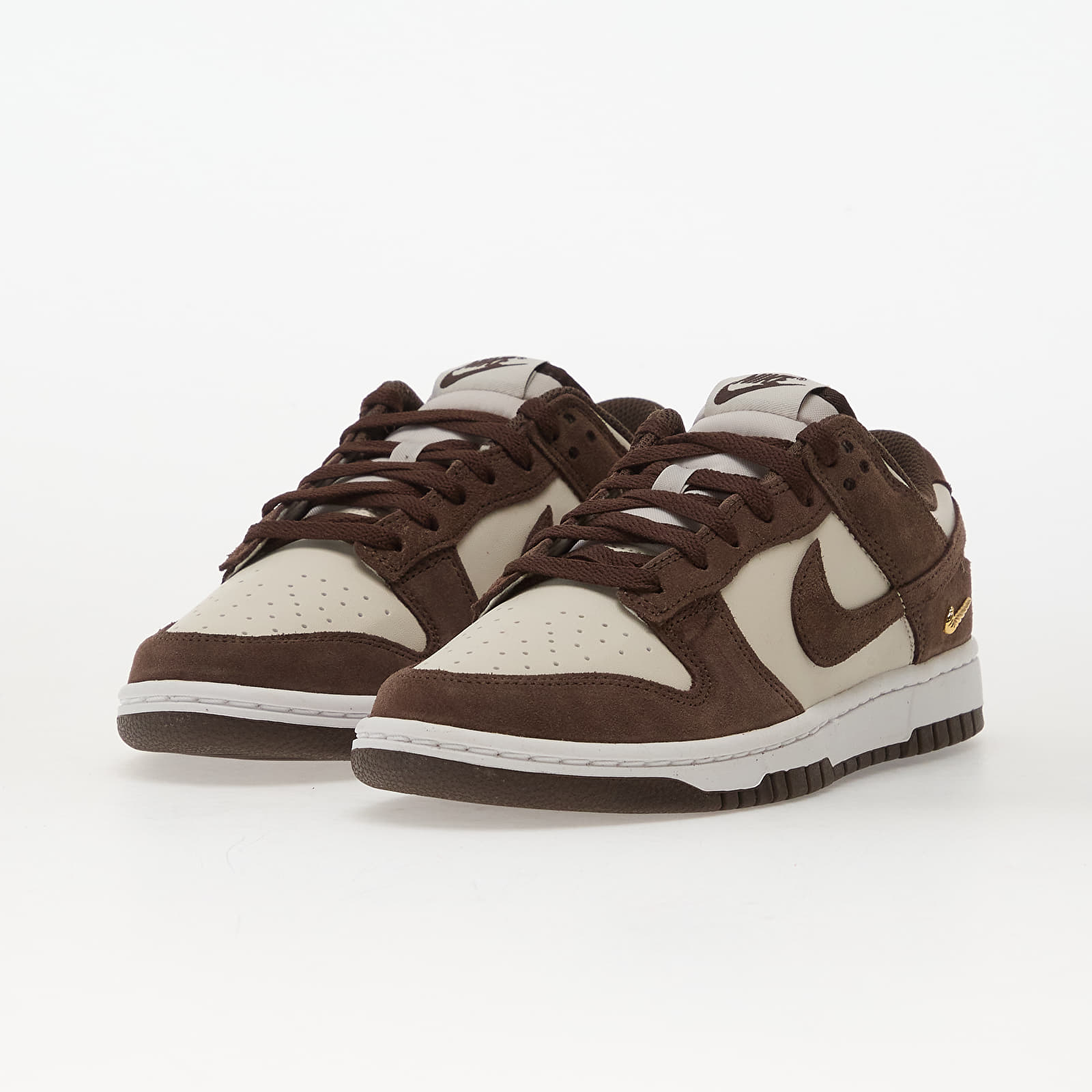 Dámske topánky a tenisky Nike W Dunk Low Lt Orewood Brn/ Baroque Brown-White-Mtlc Gold