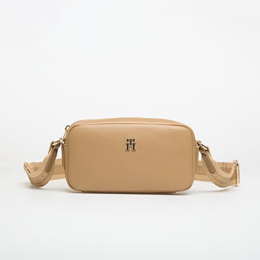 Tas Tommy Hilfiger Essential Camera Bag ?