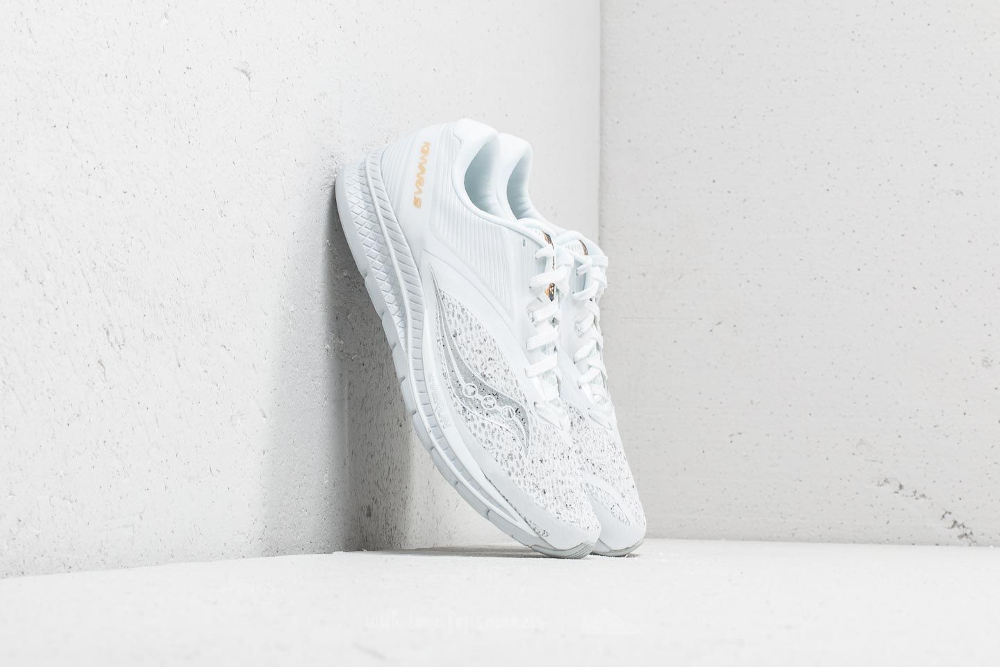 Kinvara 9 white clearance