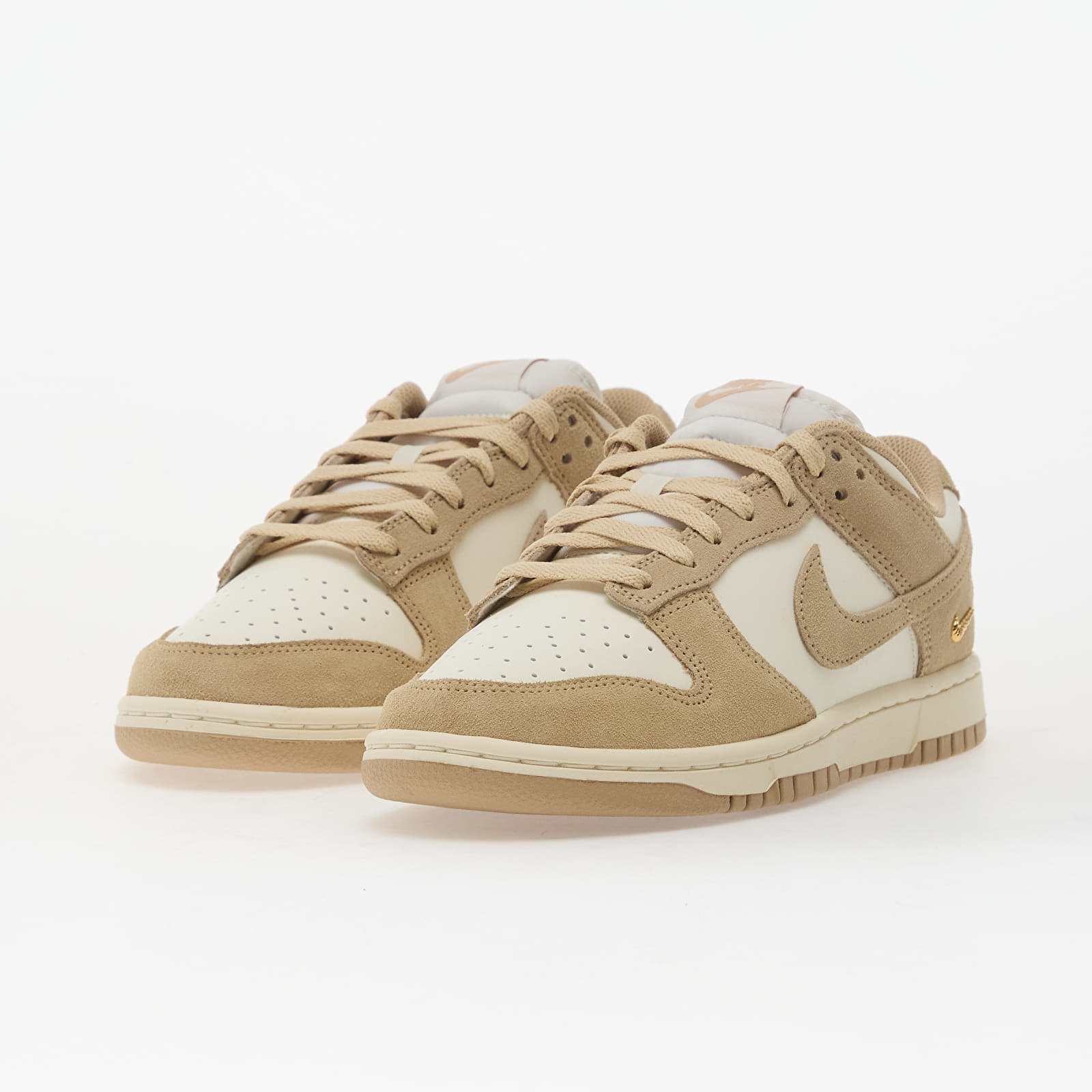Damen Sneaker und Schuhe Nike W Dunk Low Sail/ Linen-White-Mtlc Gold