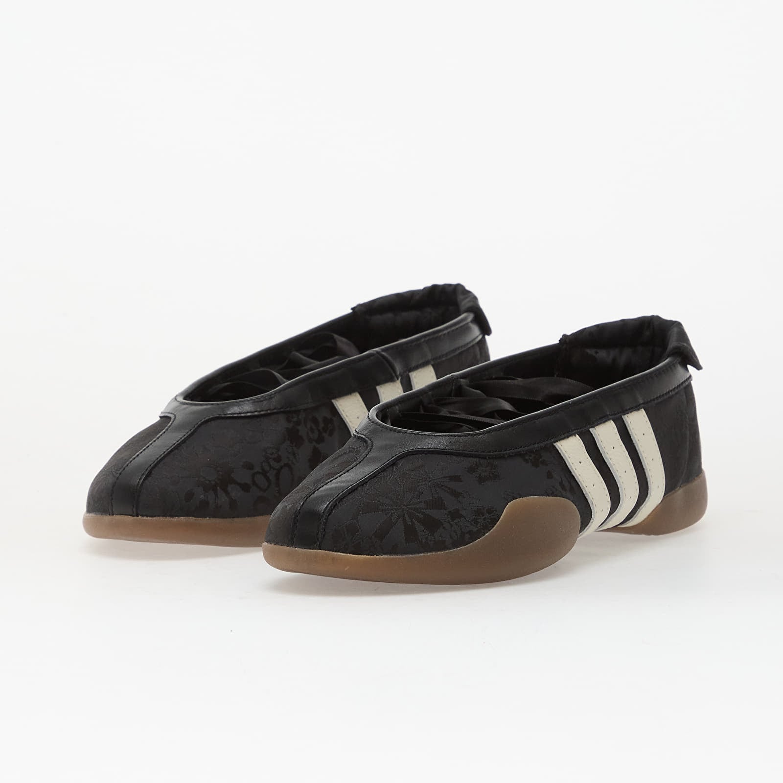 Naisten kengät adidas Taekwondo Mei Ballet W Core Black/ Off White/ Gum5