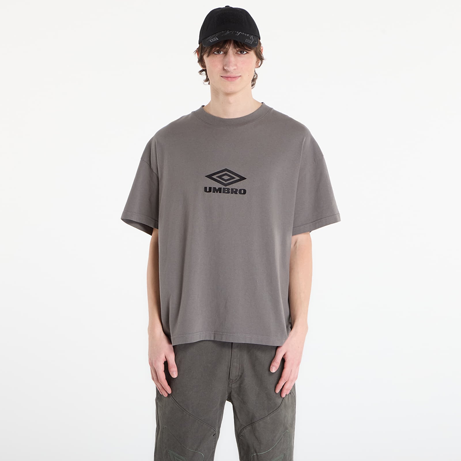 Miesten T-paidat Umbro by SlamJam Og Logo T-Shirt Smock Grey