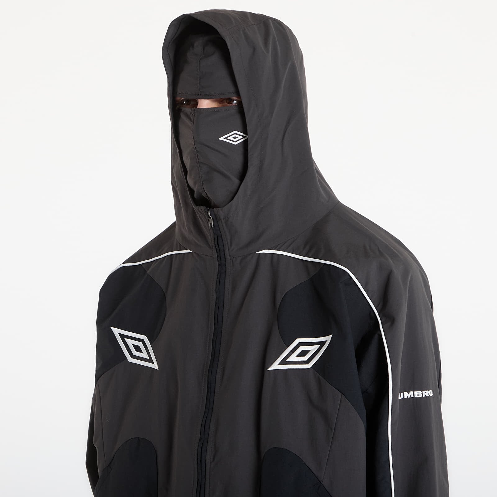 Kavajer för män Umbro by SlamJam Guarding Masked Tracksuit Black Charcoal