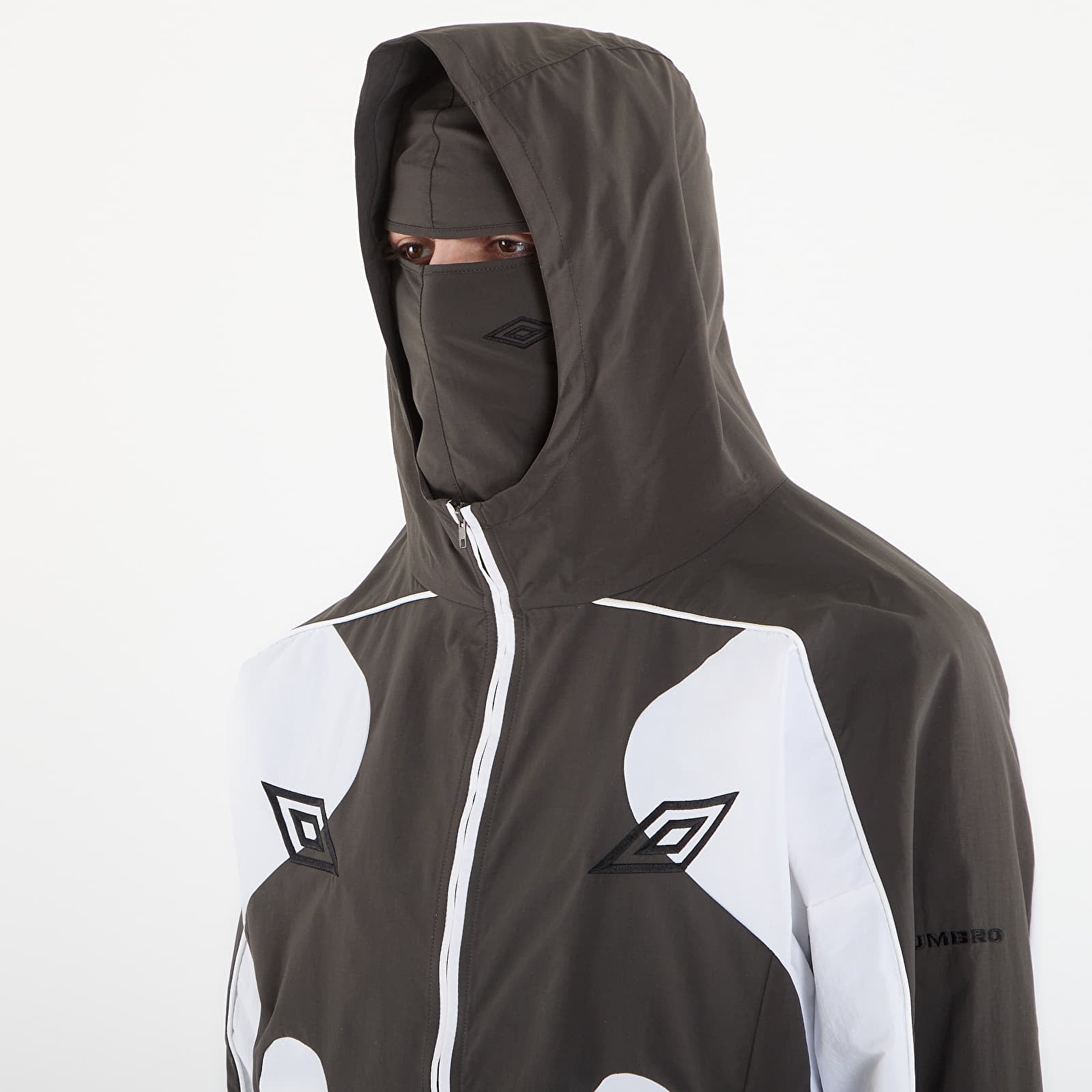 Kavajer för män Umbro by SlamJam Guarding Masked Tracksuit White/ Dark Olive