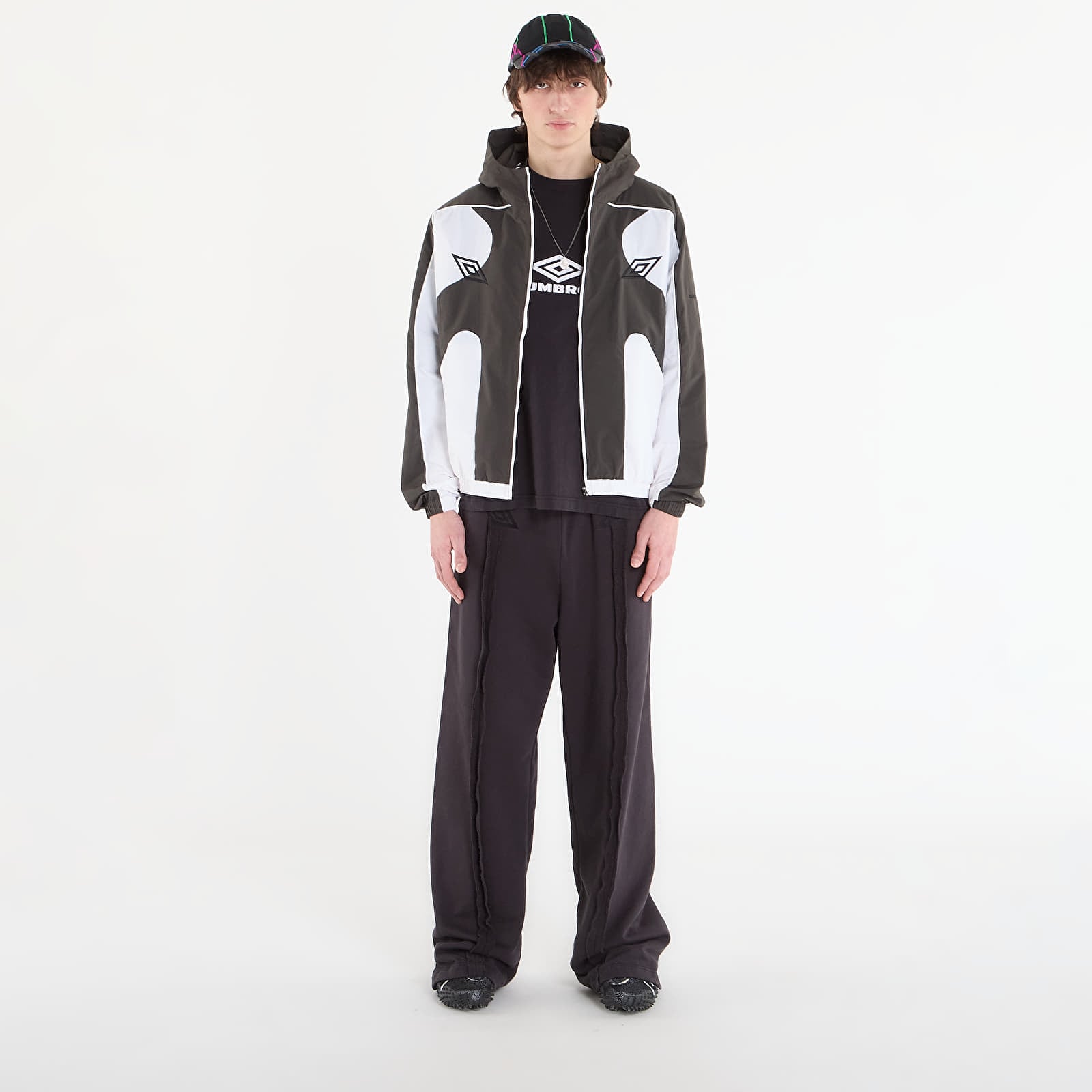 Kavajer för män Umbro by SlamJam Guarding Masked Tracksuit White/ Dark Olive