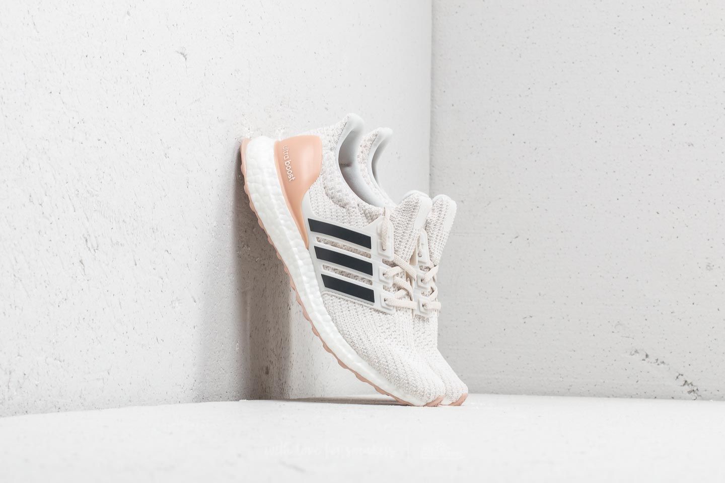 Chaussures et baskets femme adidas Ultraboost W Running White/ Carbon/ Cloud White