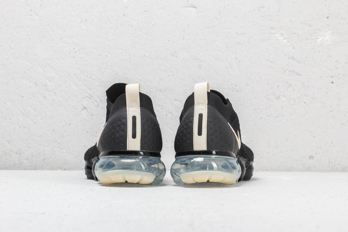 Vyriška avalynė Nike Air Vapormax FK MOC 2 Black/ Light Cream-White