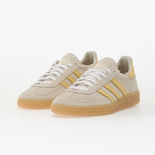Andy an シャンパンベージュ adidas Handball Spezial W Aluminium/ Orange Tint/ Ftw White | Footshop