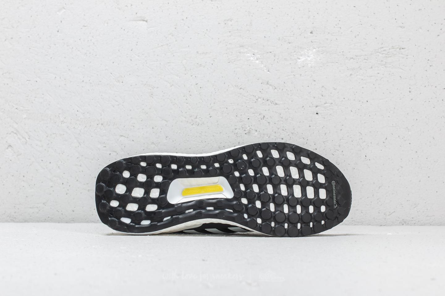 Herren Sneaker und Schuhe adidas Ultraboost Core Black/ Running White/ Carbon