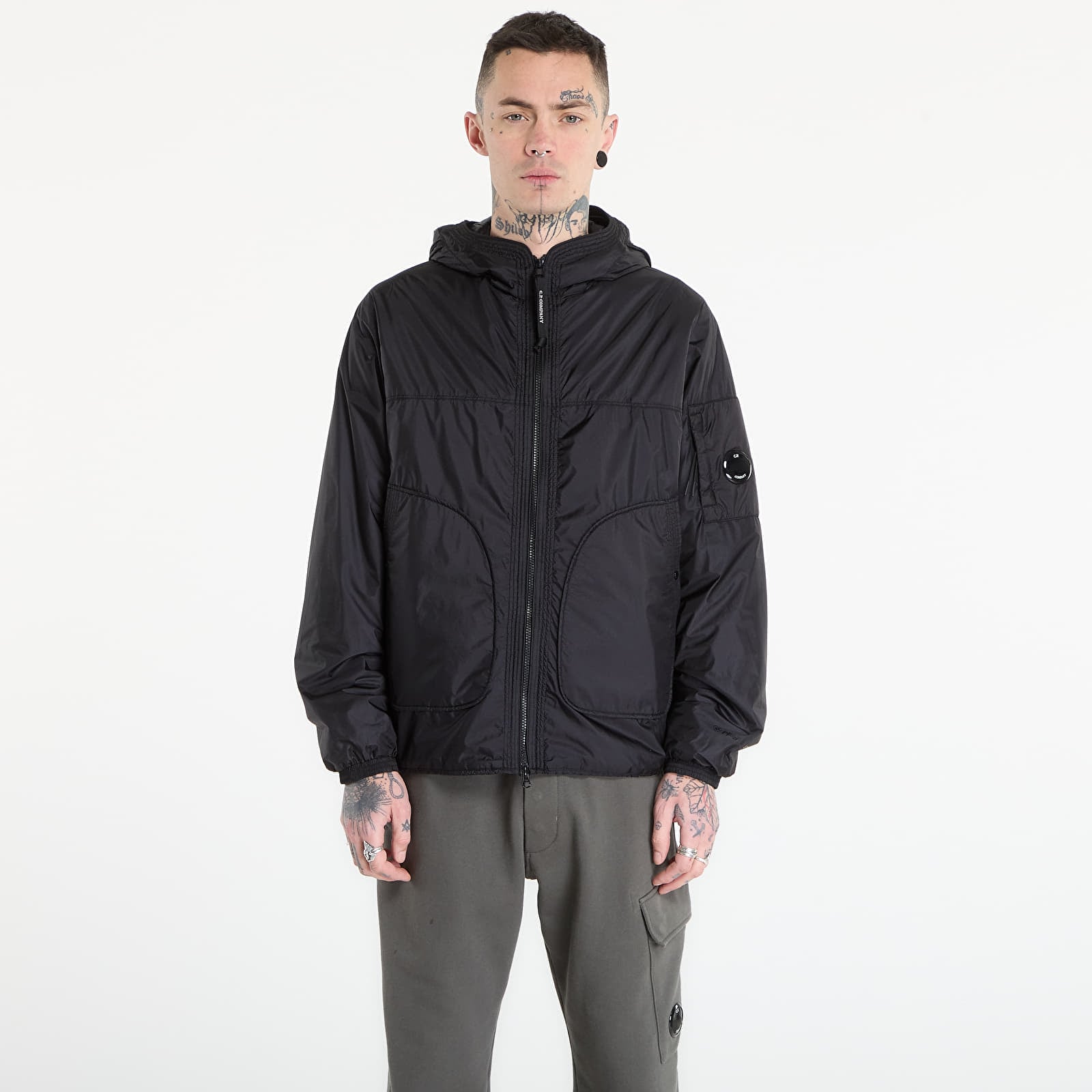 Vestes pour hommes C.P. Company Nada Shield Packable Primaloft® Evolve Hooded Lens Jacket Black