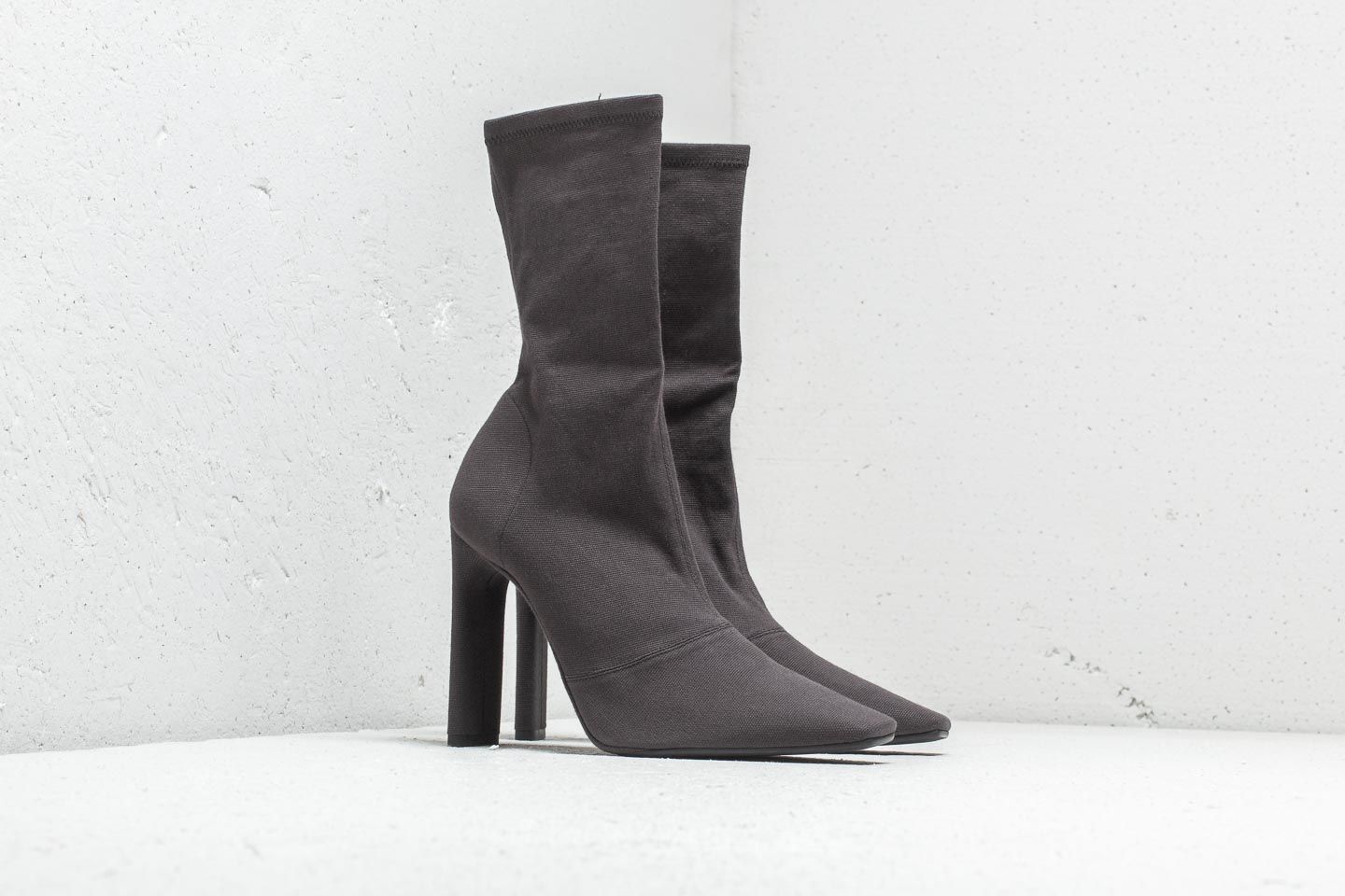 Yeezy boot graphite outlet