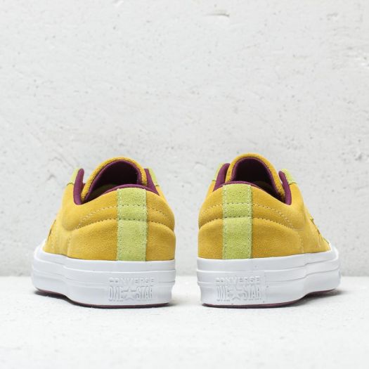 Apple clearance green converse