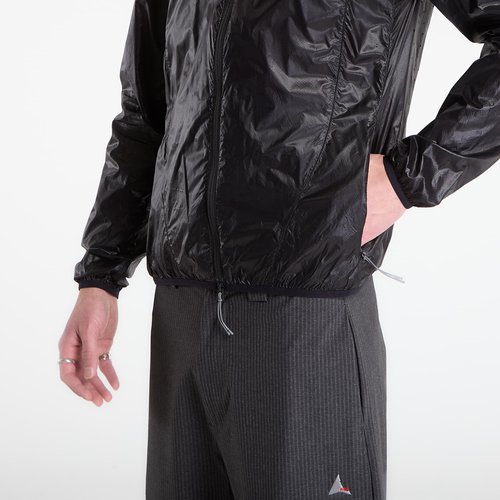 Miesten takit ROA Hue Packable Wind Jacket Black