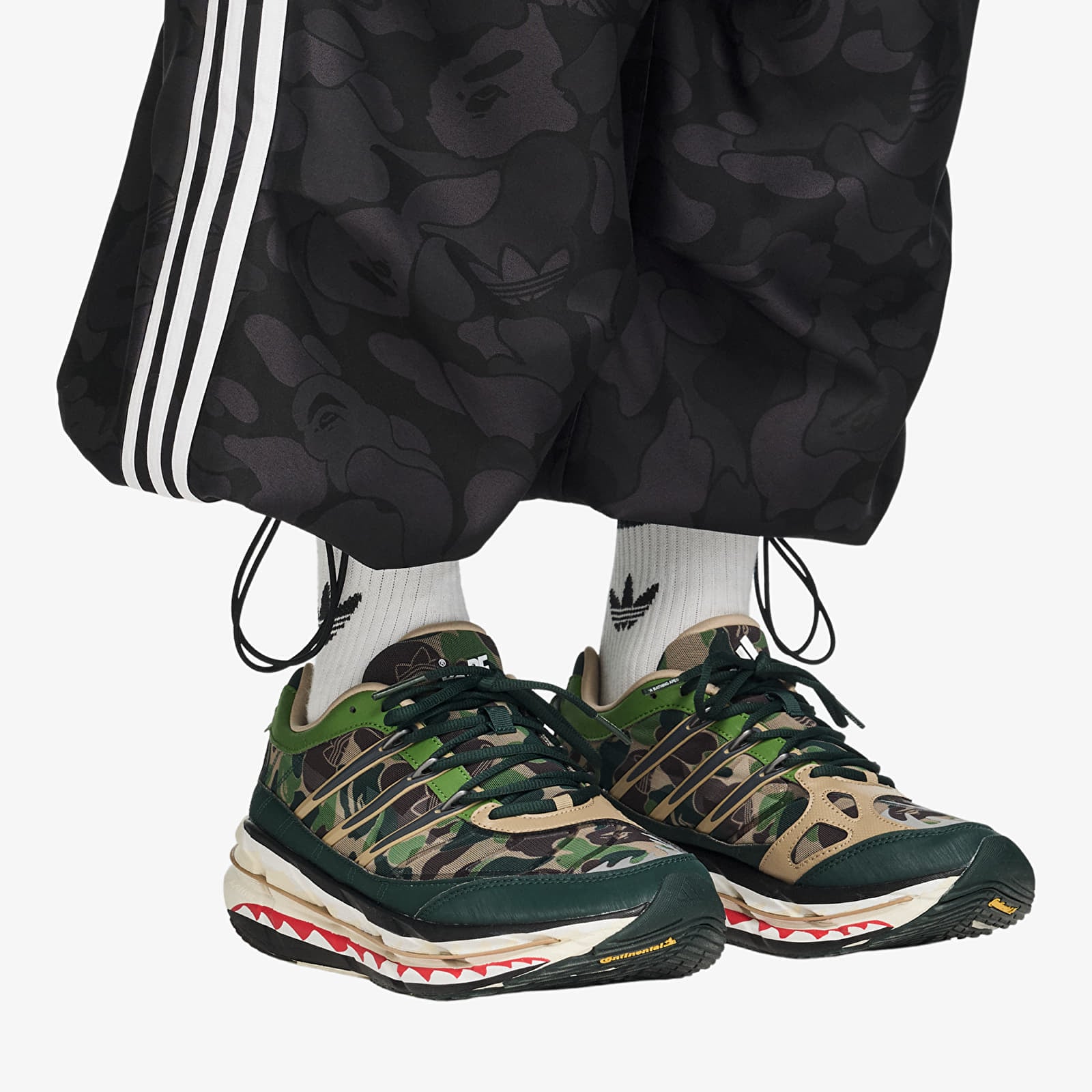 Bukser til mænd adidas x BAPE Jacquard Pants Black