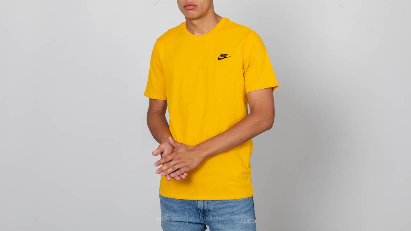 Nike yellow discount tee
