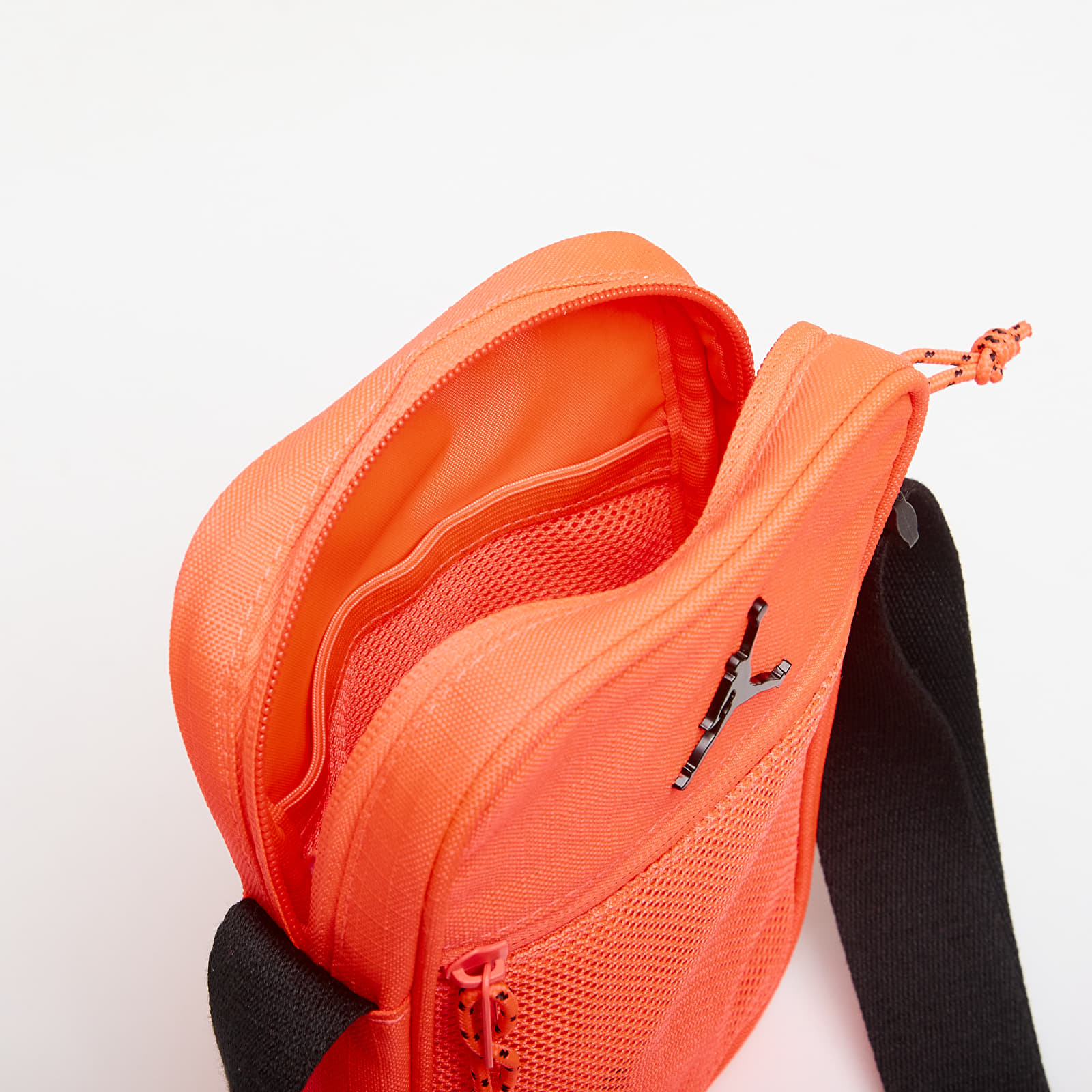 Pánske tašky cez rameno Jordan JAM Blacktop Festival Bag Infrared