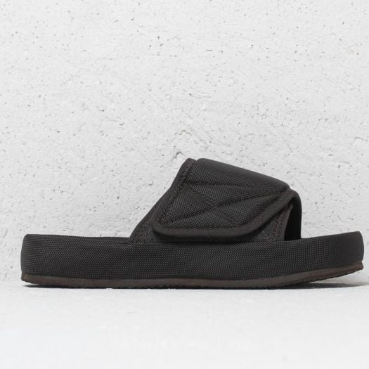 Yeezy 7 footshop hotsell
