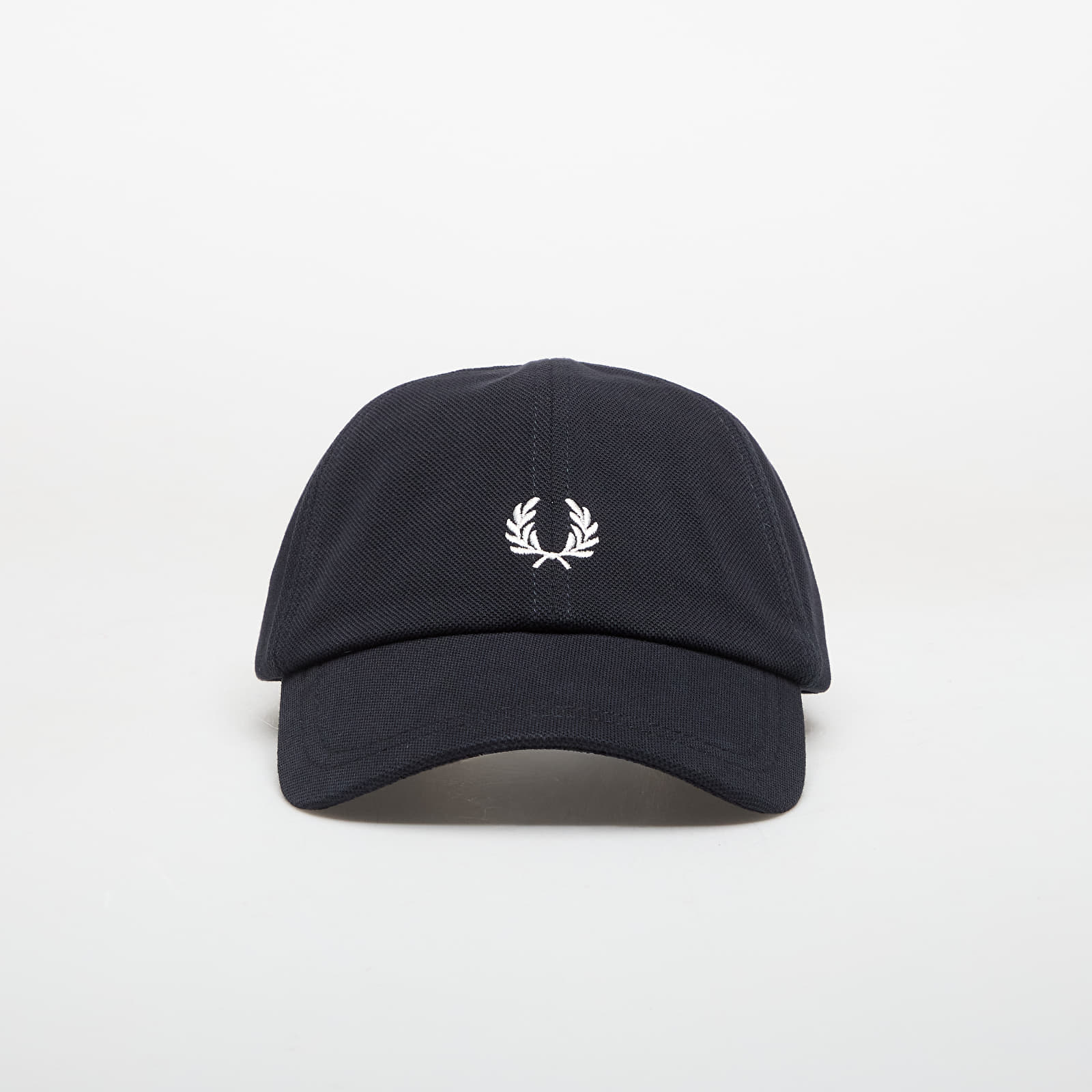 Шапка FRED PERRY Pique Classic Cap Navy/ Snow White Universal