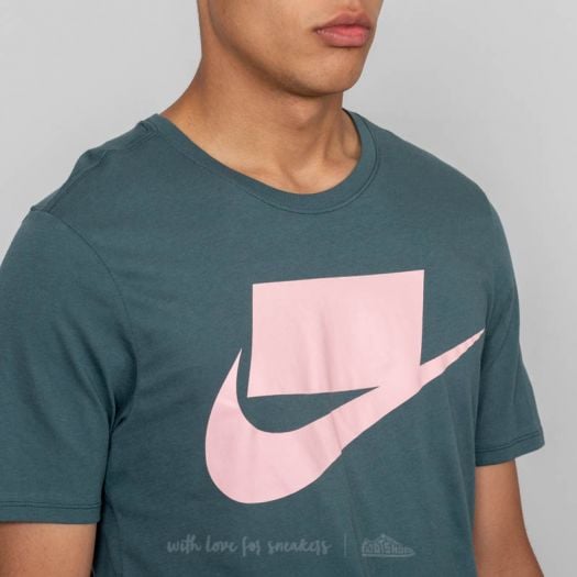 Nike innovation t shirt top