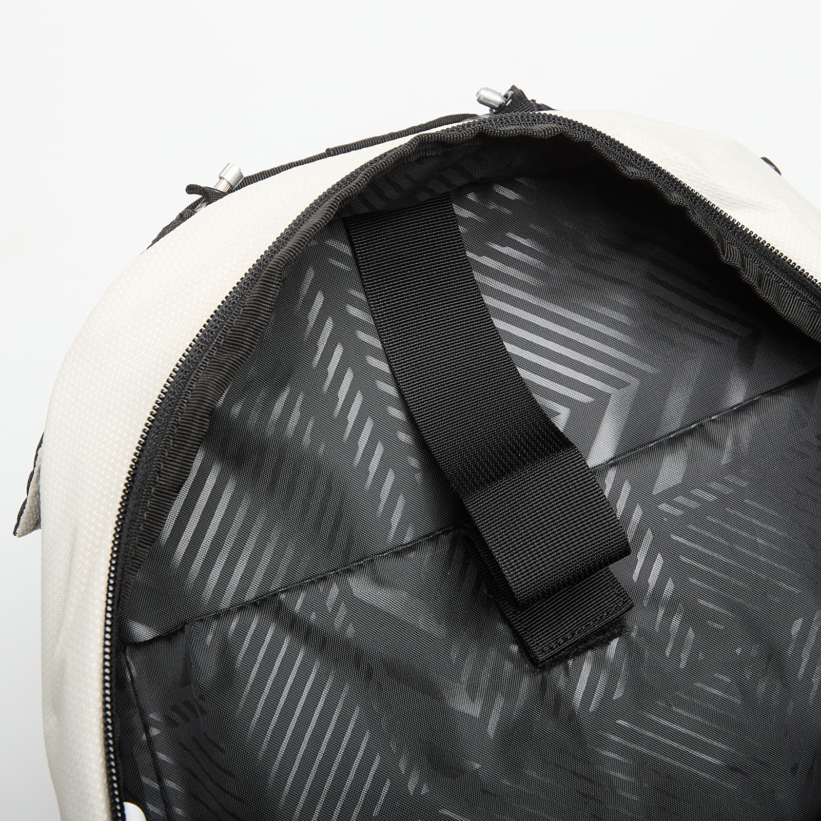 Zaini Oakley Kitchen Sink Mist