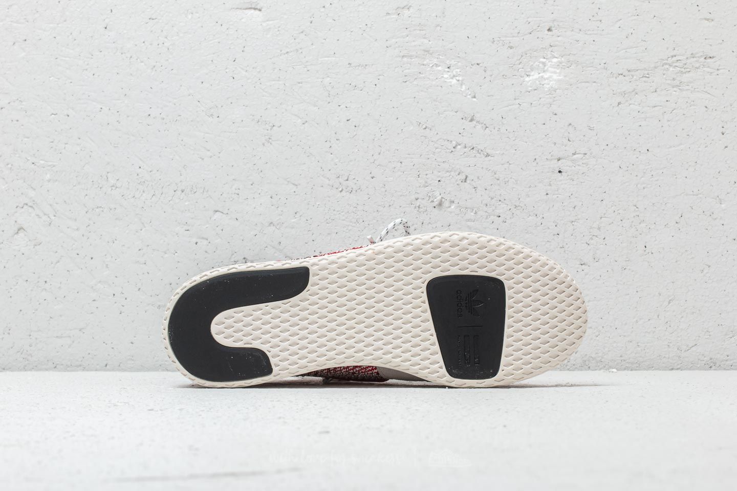 Herren Sneaker und Schuhe adidas x Pharrell Williams Solar HU Tennis V2 Scarlet Ftw White Core Black Footshop