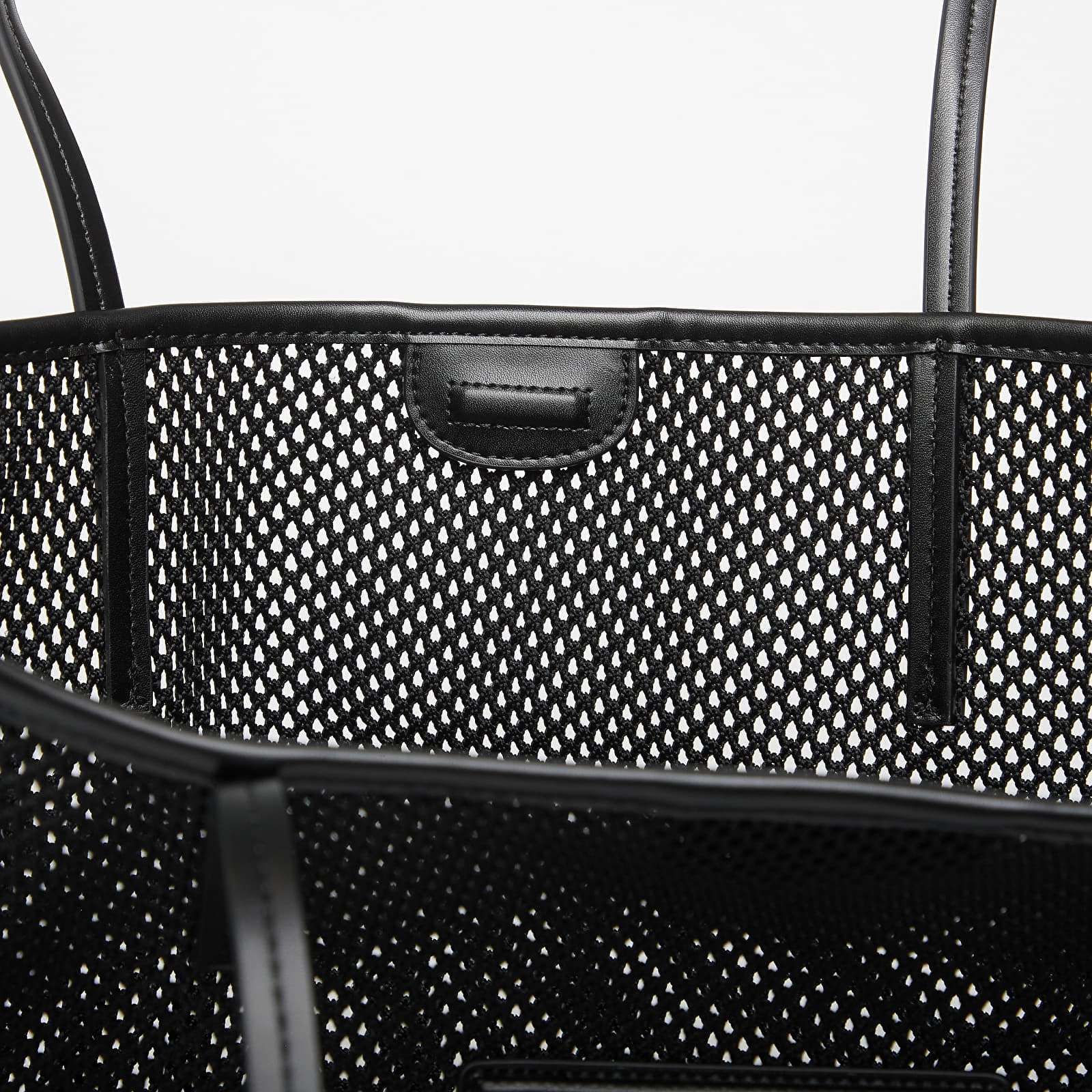 Sacs à bandoulière Calvin Klein Emblem Mesh Tote Black