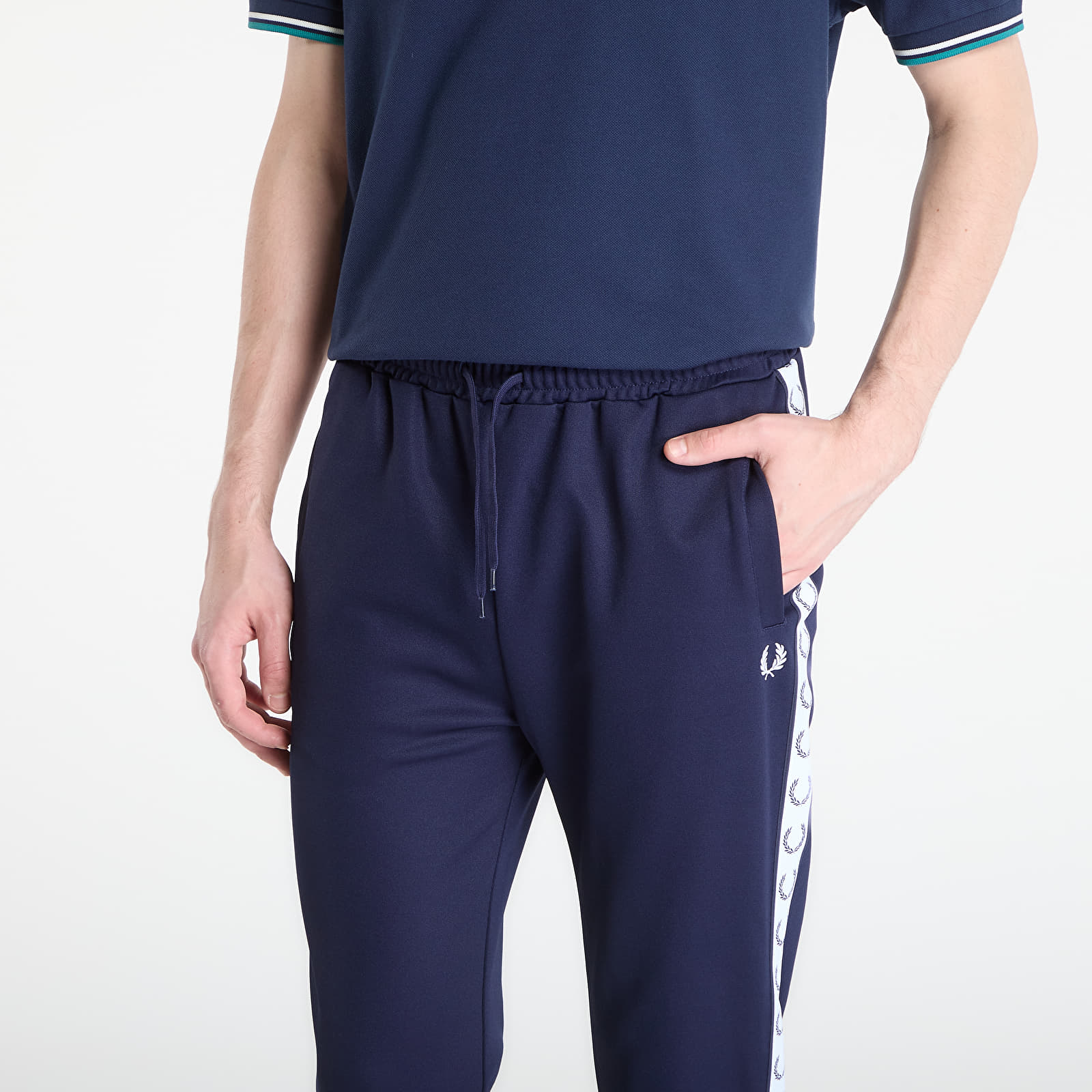 Pantalons de survêtement homme FRED PERRY Taped Track Pant Carbon Blue
