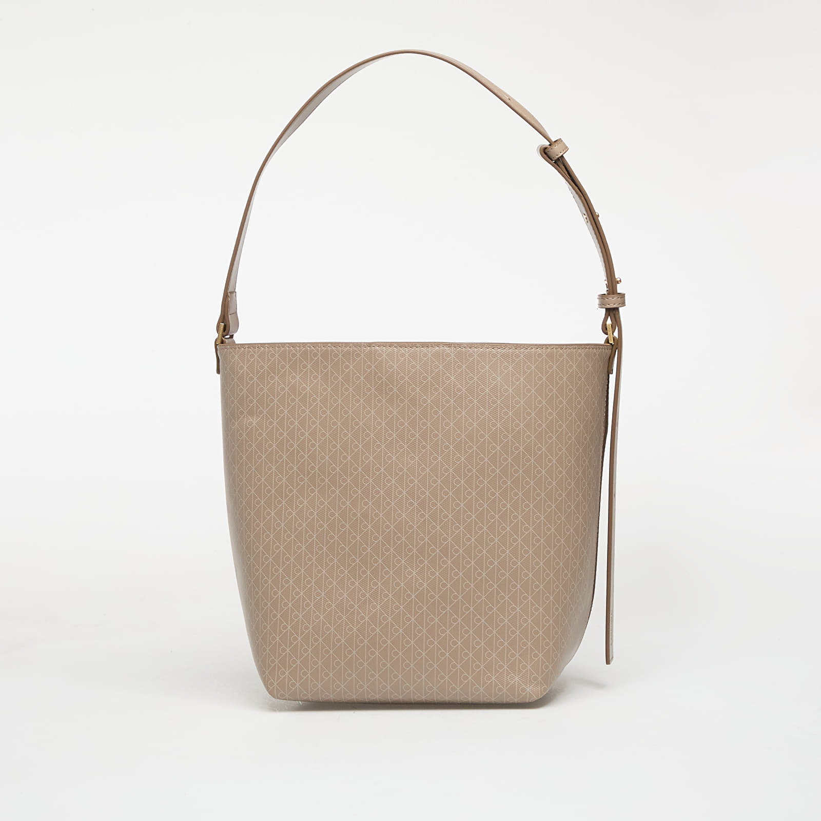 Sacs à main Calvin Klein Emblem Aop Medium Bucket Bag Desert Taupe
