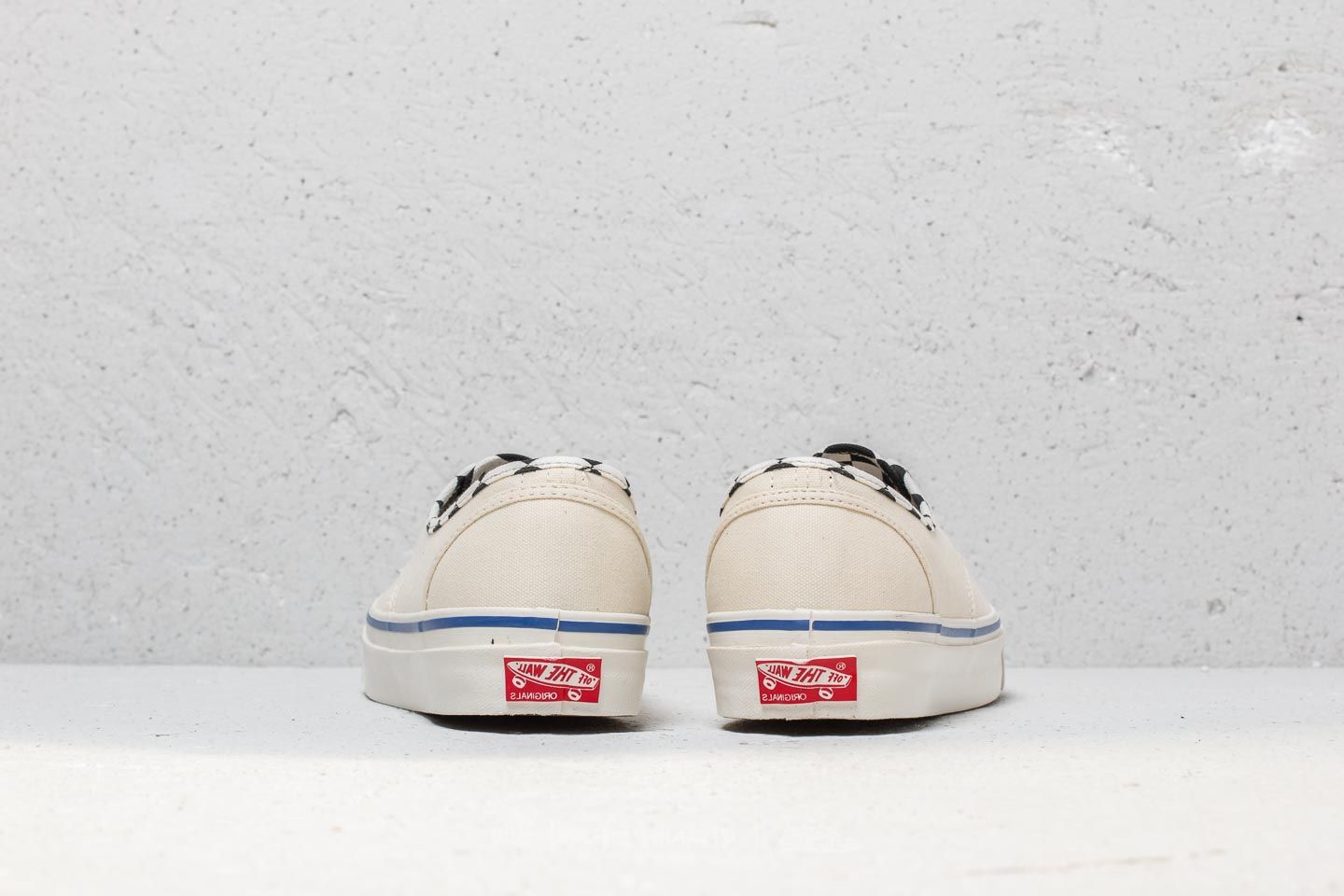 Vans inside online out authentic