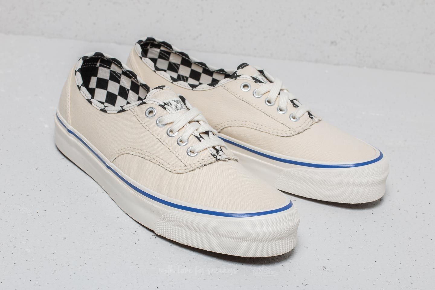 Vans vault og authentic lx inside out store