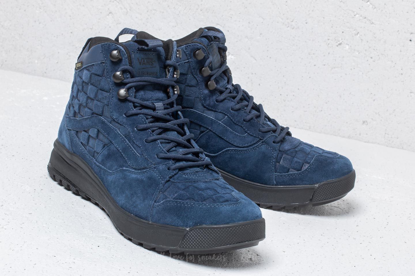 Men s shoes Vans UltraRange Hi Gore Tex Checkerboard Dress Blue Footshop
