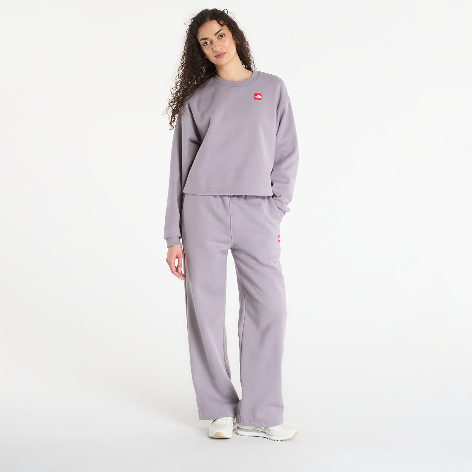 Ženske trenirke The North Face Redbox Sweatpants Transcendent Grey