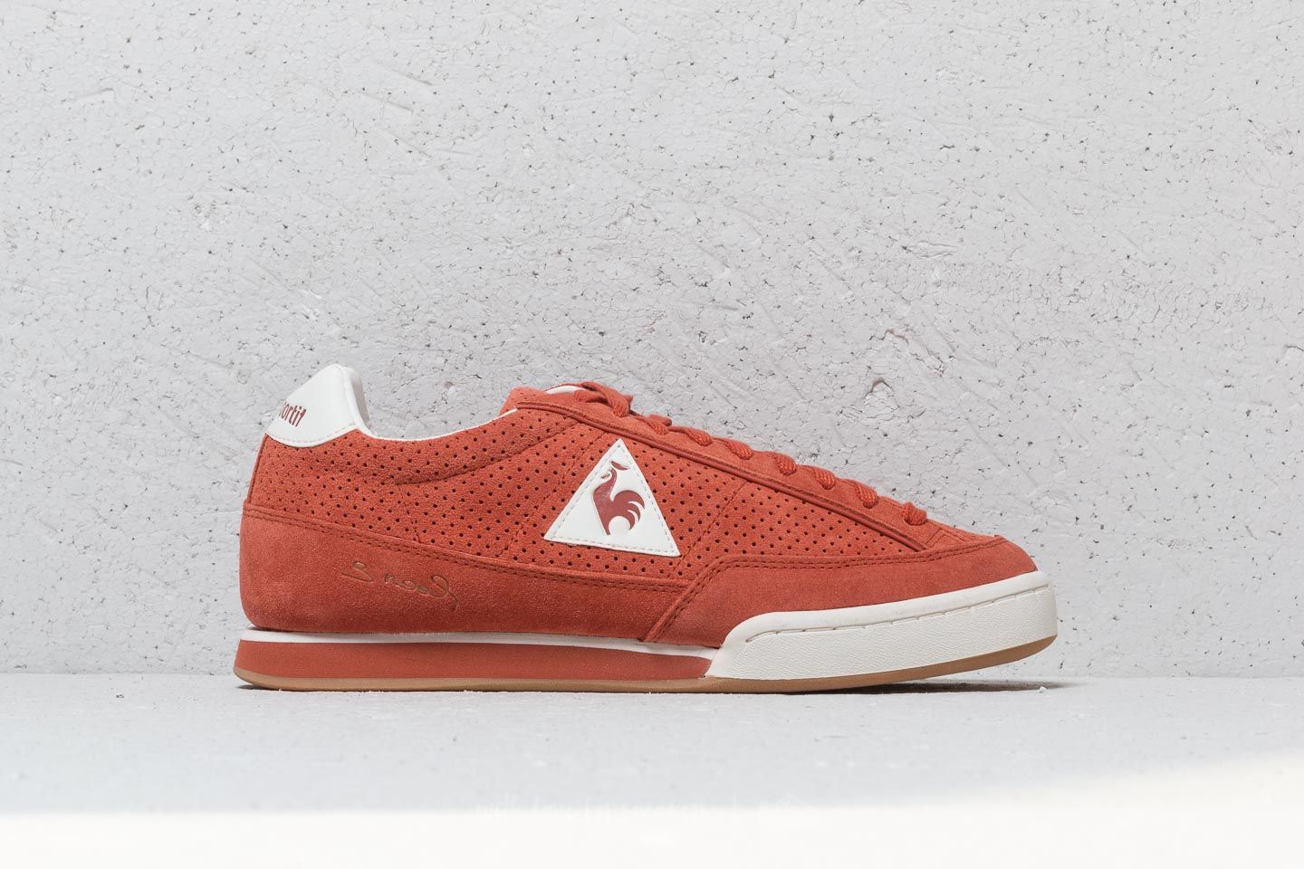 Men s shoes Le Coq Sportif Noah Club Terre Battue Autumn Glaze Marsh Mallow Footshop