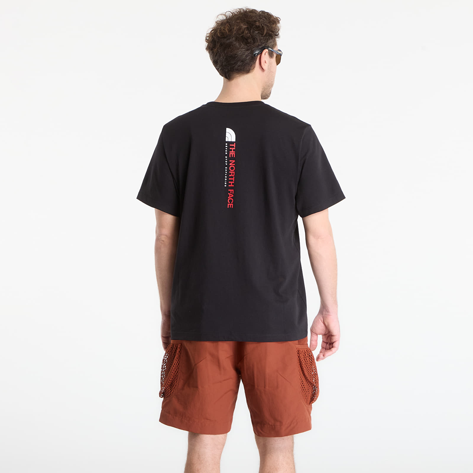 Pánske tričká The North Face Vertical Regular Short Sleeve Tee-Graphic TNF Black